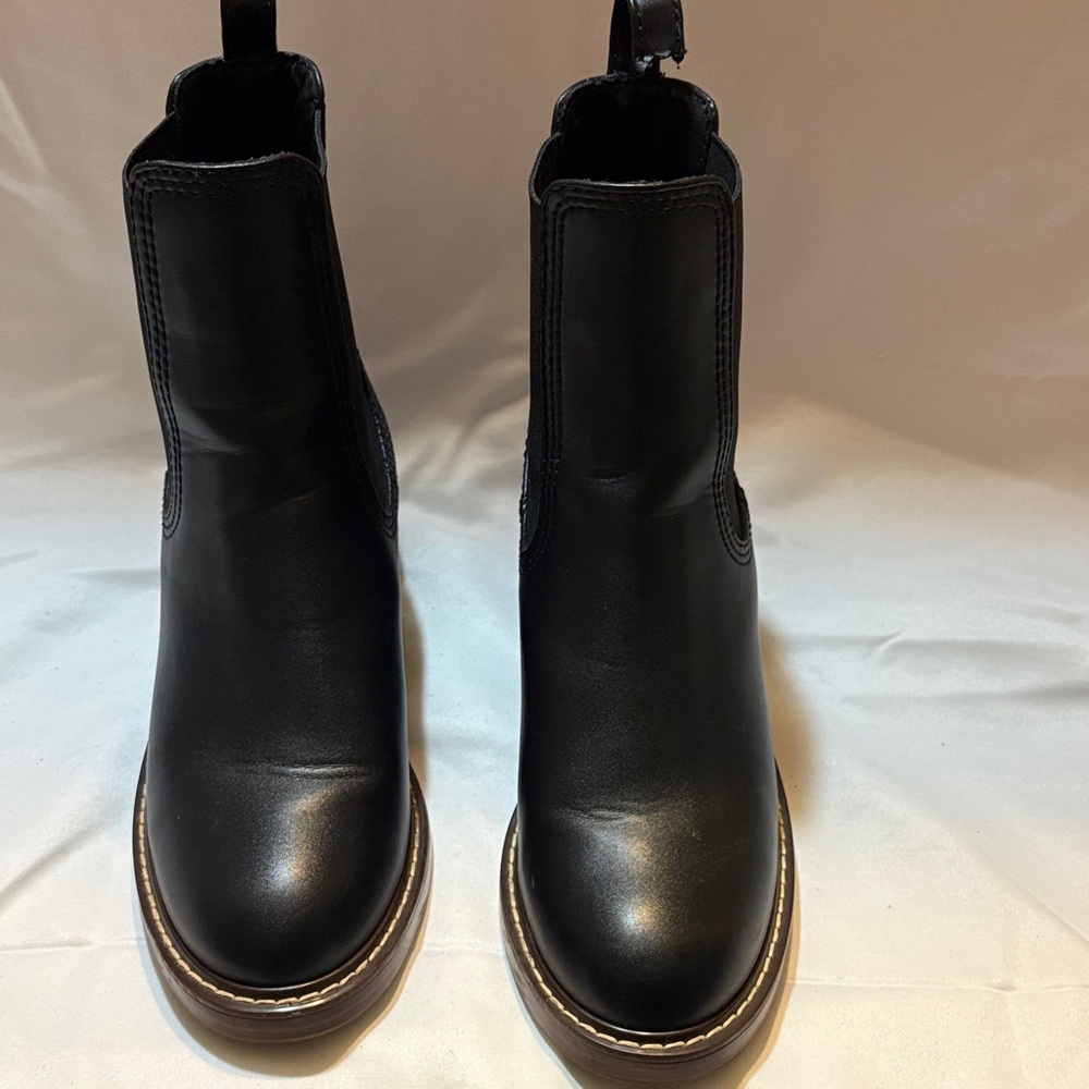 Steve Madden Black Leather Ankle Booties